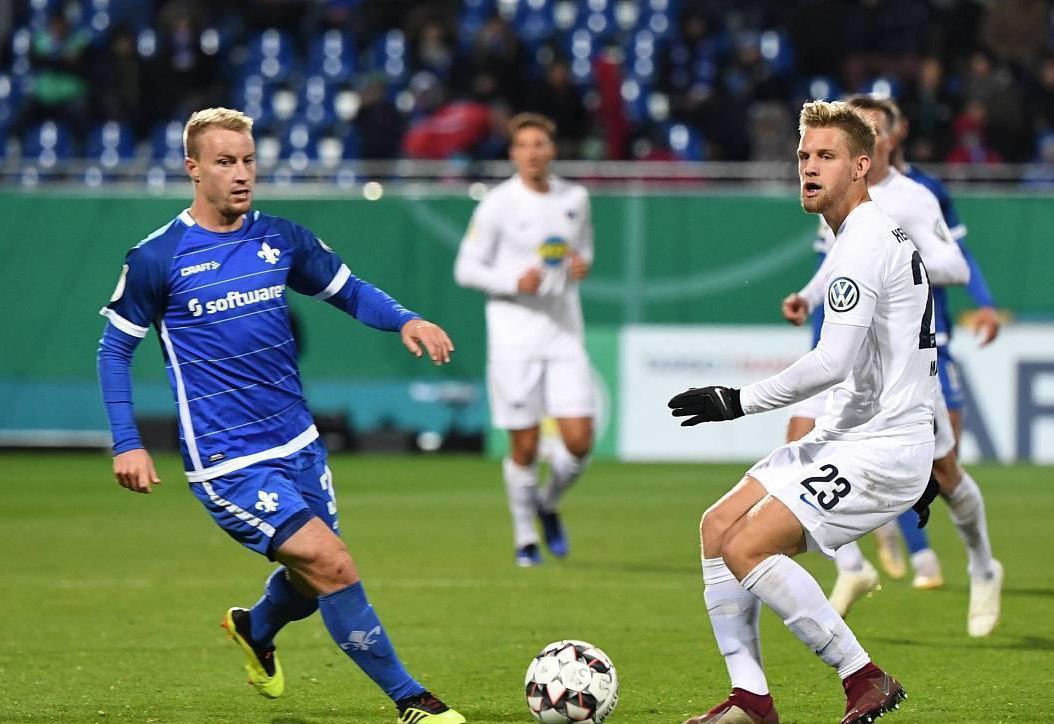 尤其是在年 尤其是在年